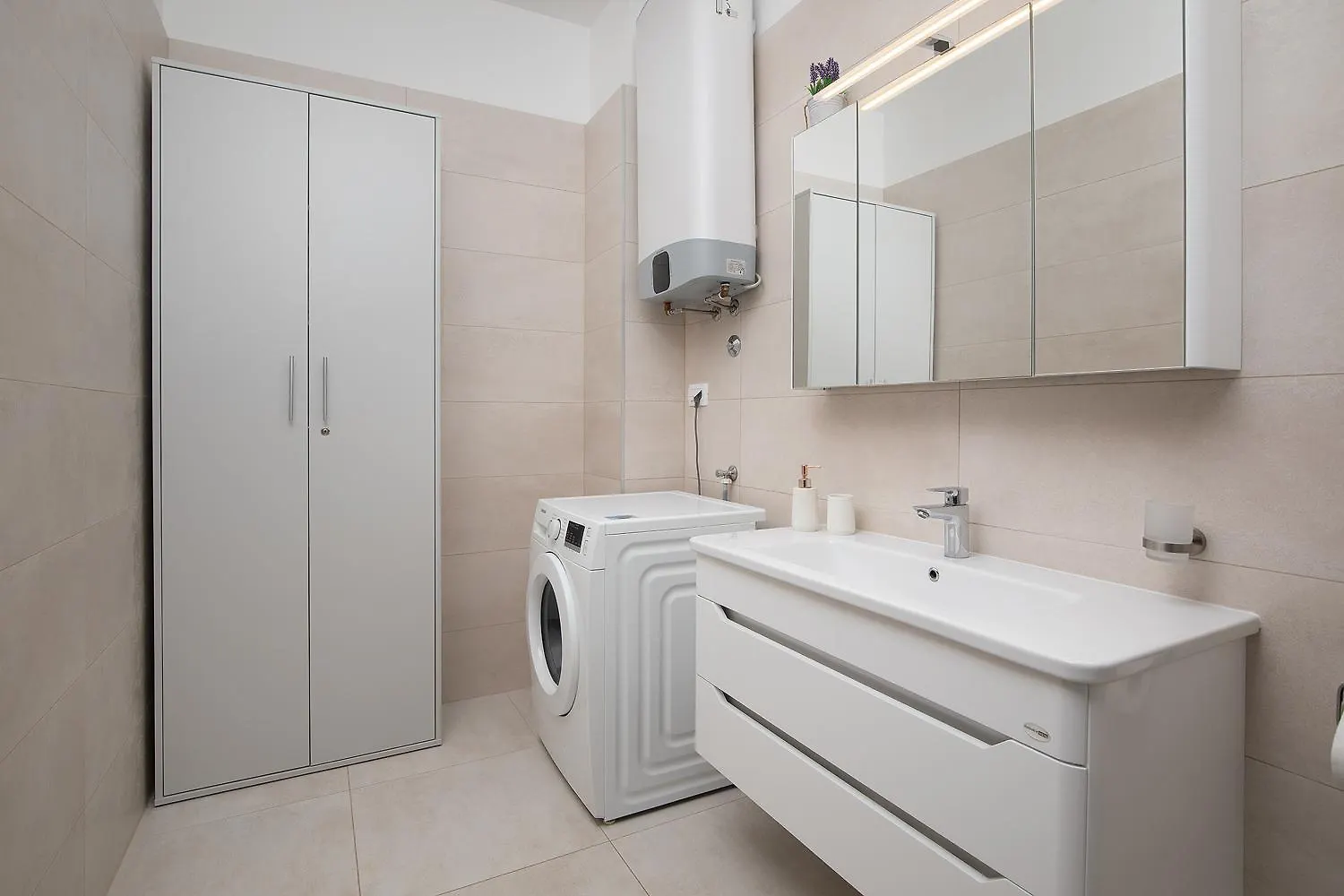 Modern City Center Apartment Pula 0*,  Croatia